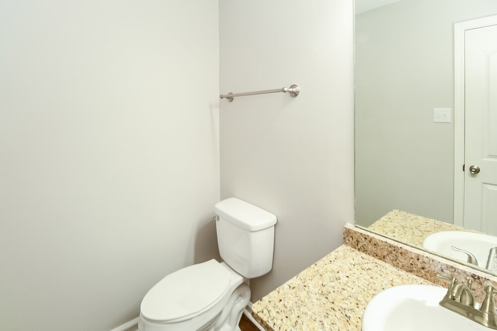 Building Photo - 906 Lakemont Dr