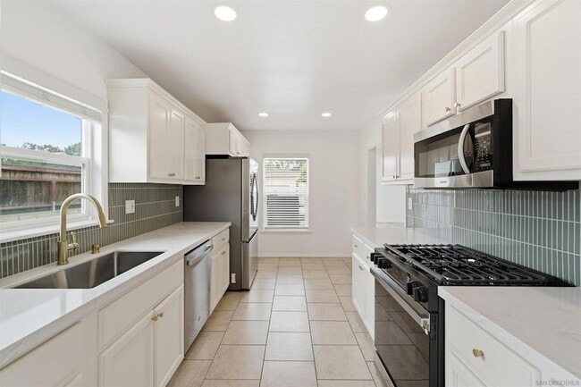 Building Photo - 6122 Nagel St