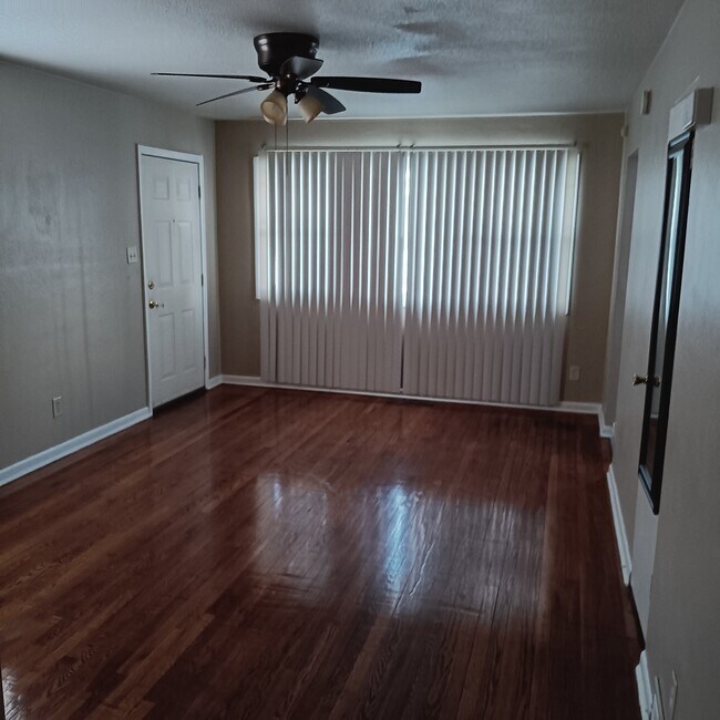 Building Photo - 1821 W 19th Ave