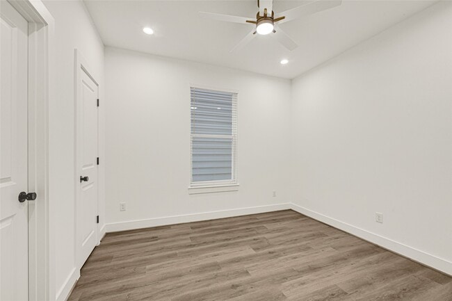 Building Photo - 409 Alvia Run Ln