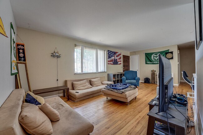 Building Photo - Lovely 4 Bed 2 Bath Ranch-Style House in Fort Collins!