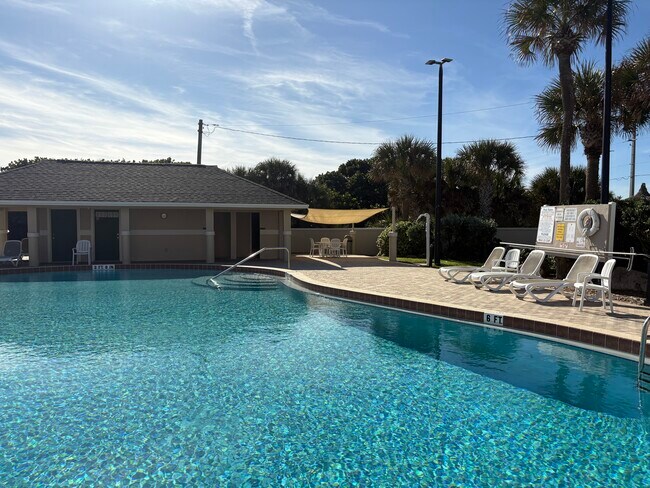 Building Photo - 562 Carousel Ln