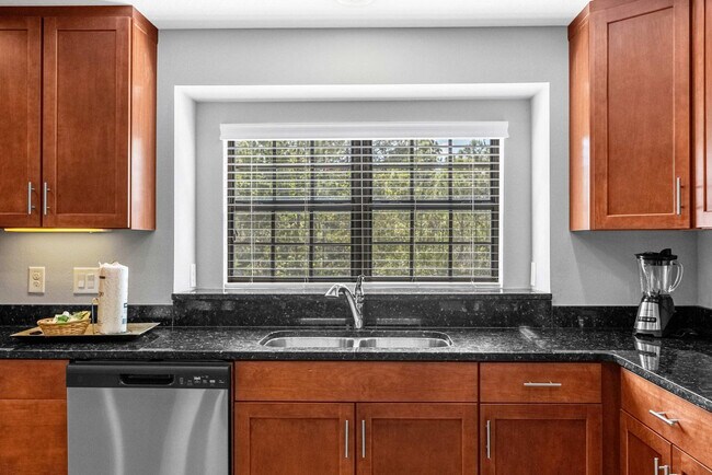 Building Photo - 14545 Damai Ln
