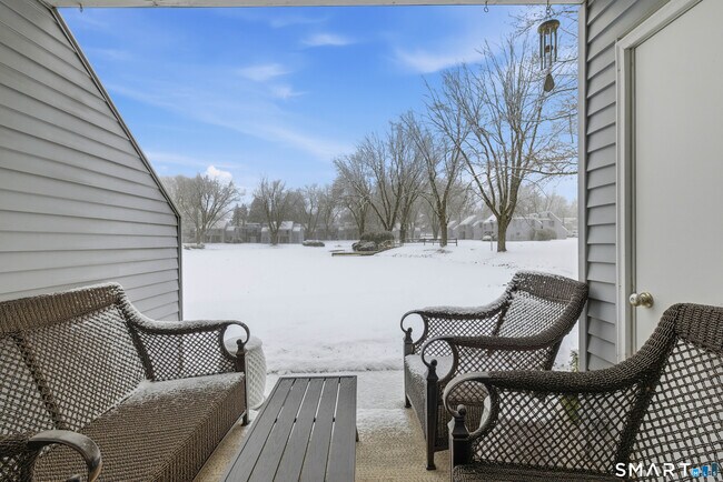 Building Photo - 60 Cinnamon Spring