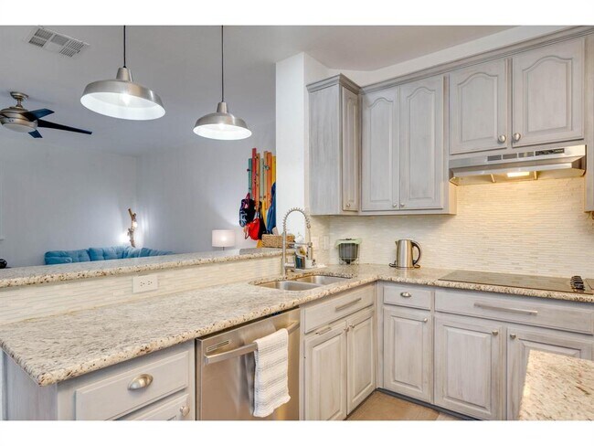 Building Photo - 4032 Dominion Cove