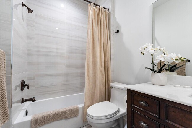 Building Photo - 17868 Limestone Creek Rd