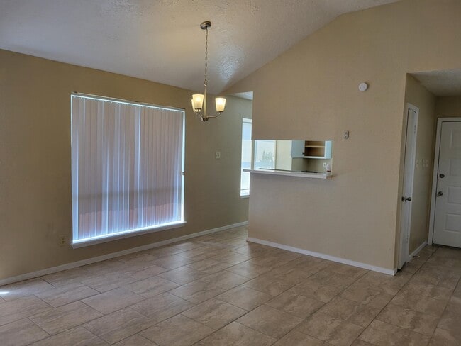 Building Photo - 11002 Longtom Ct