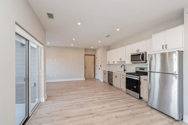 Building Photo - 201-205 Randolph Ave