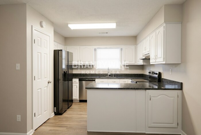 Building Photo - 7120 La Casa Dr