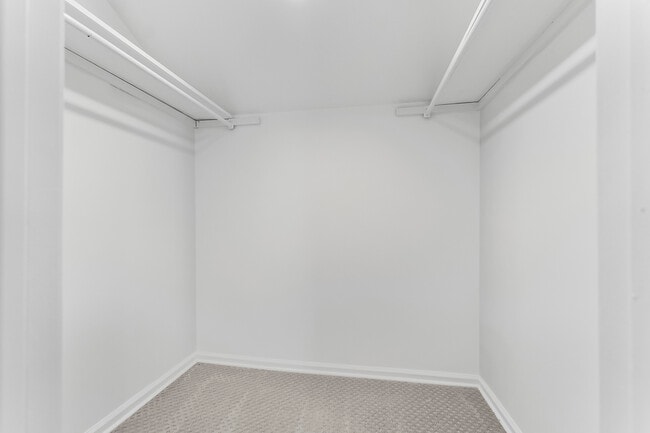 Building Photo - 137 Weedon Ct
