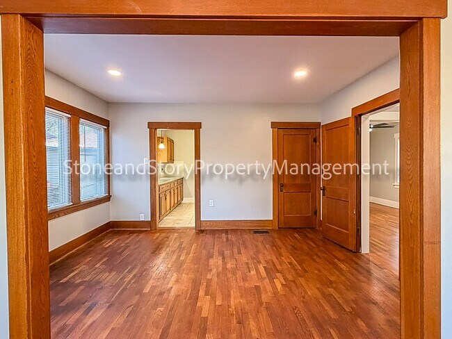 Building Photo - 2 bedroom 1 bath