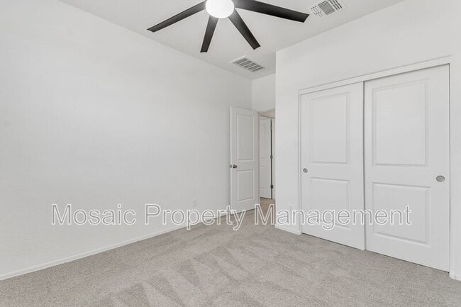 Building Photo - 1417 E Mark Ct