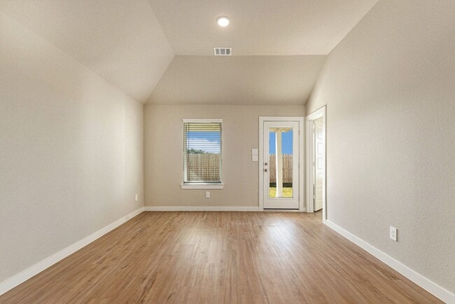 Building Photo - BRAND NEW - NEVER LIVED IN 3 bedroom, 2  bath house in Moran Ranch