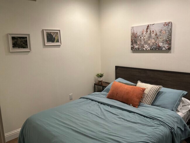 Building Photo - 11420 Wales Dr