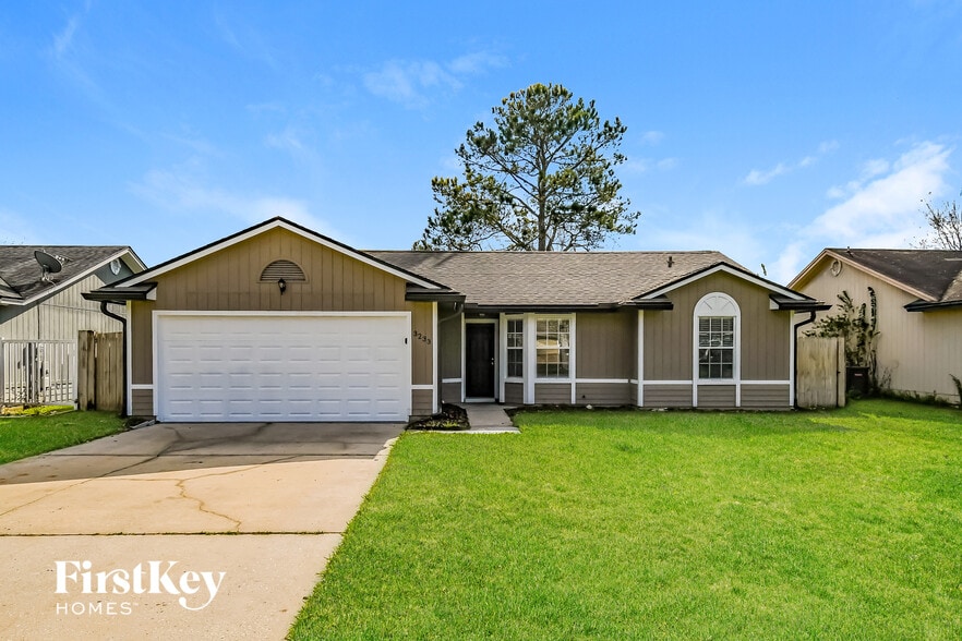 Primary Photo - 3233 Puffin Way