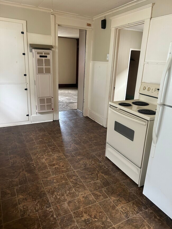 Building Photo - 35 Salem St