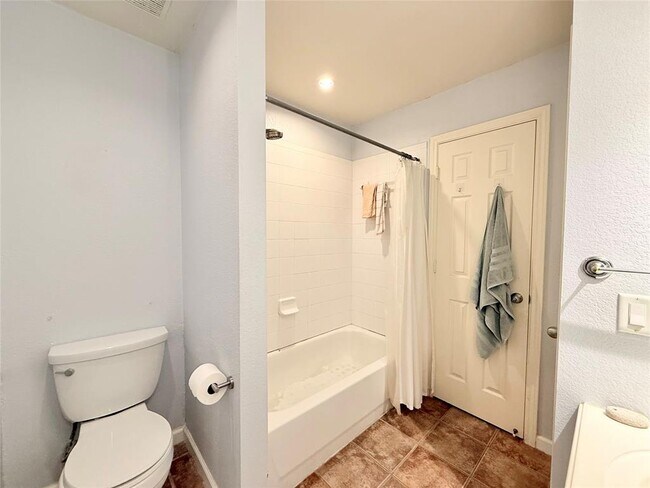 Building Photo - 312 Middle Ground Cove
