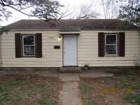 Building Photo - 1644 N Adams St