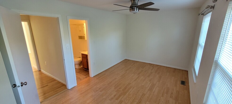 Building Photo - 6632 Medinah Ln