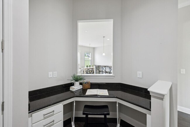 Building Photo - 1719 Biscayne Dr