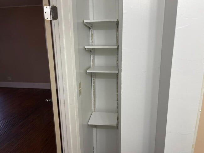 Building Photo - 707 S 17th St