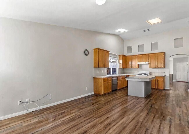 Building Photo - 10512 Anacostia Way