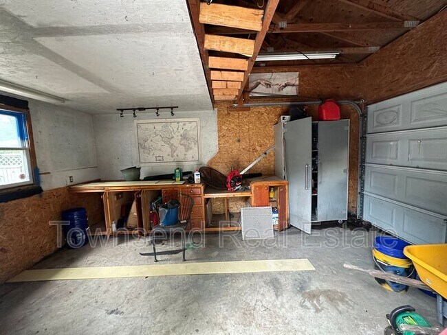 Building Photo - 204 Woodside Ave