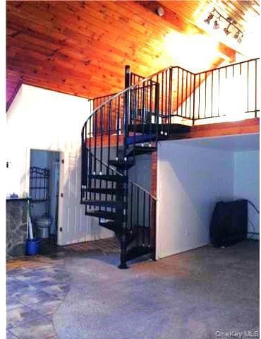 Building Photo - 13 Spring St