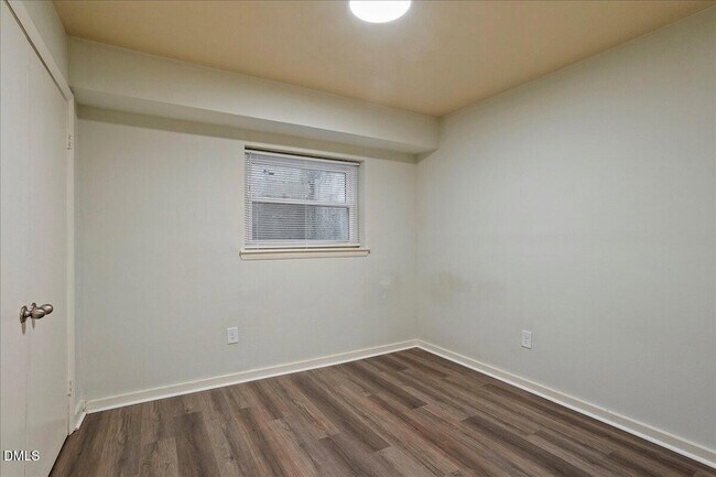 Building Photo - 7124 Longstreet Dr