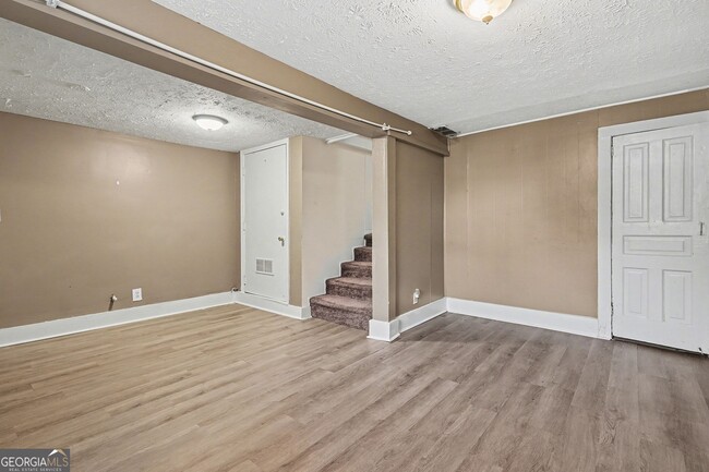 Building Photo - 504 Calhoun St NW