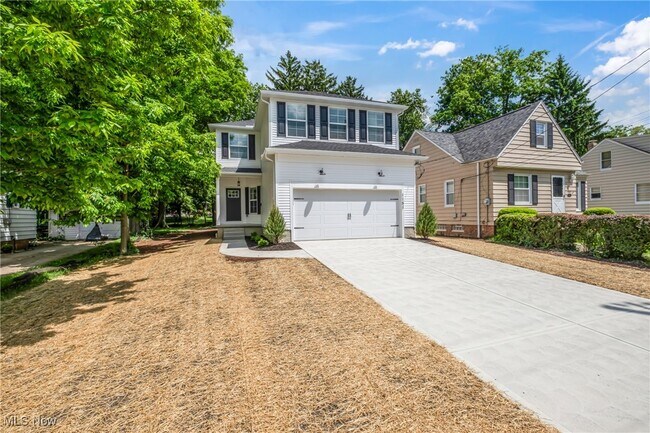 Building Photo - 300 N Bissell Rd