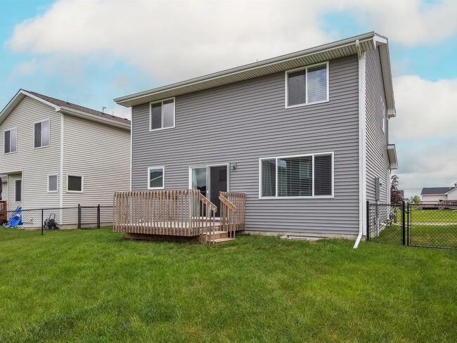 Building Photo - Bright & Modern 4-Bedroom Home in Deer Cre...