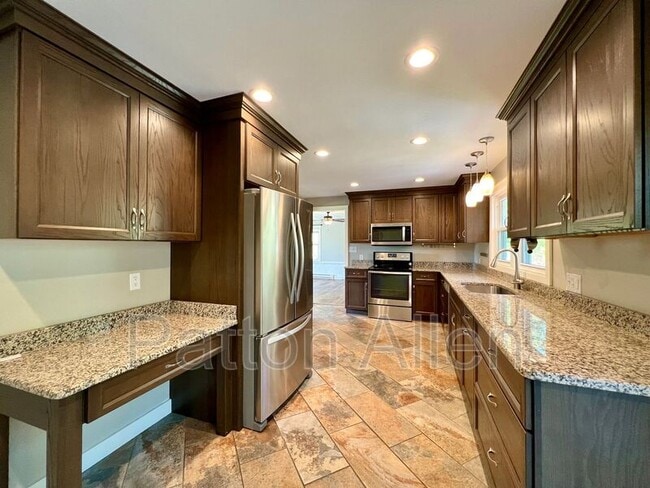 Building Photo - 3 Mt Royal Dr