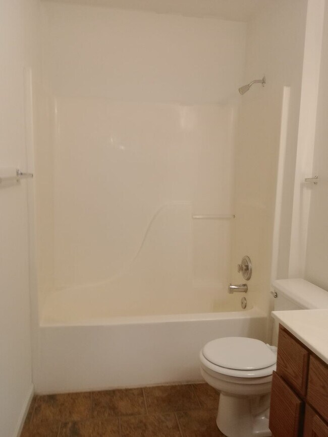 Building Photo - 1729-1731-1731 Louise Cir