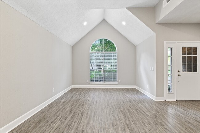 Building Photo - 31 S Stony Bridge Cir