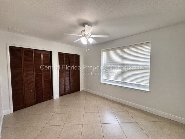 Building Photo - 8120 Lesia Cir