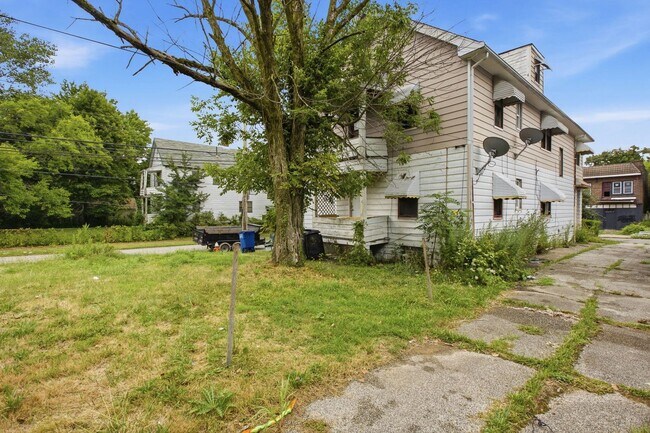Building Photo - 12313 Rexford Ave
