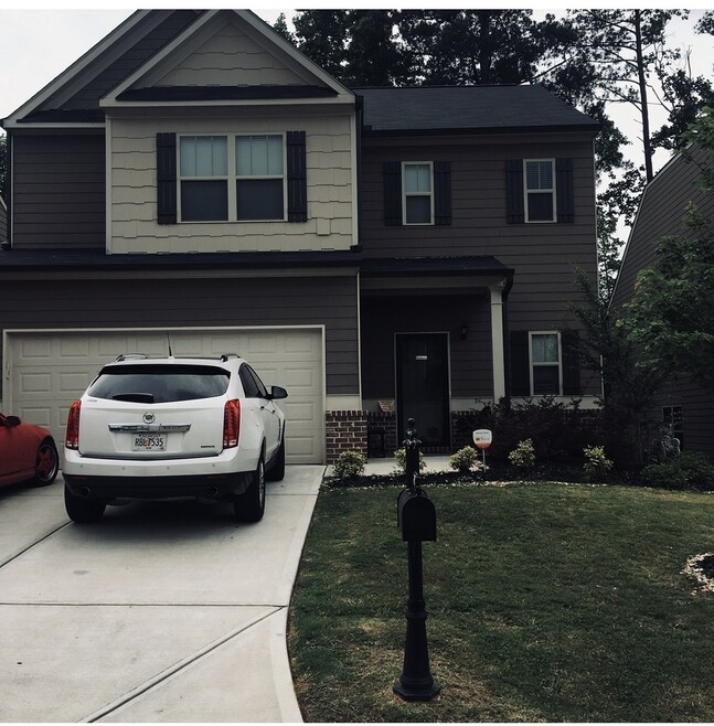 Front of the house - 3911 Kingfisher Dr