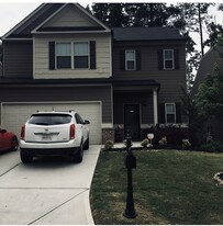 Front of the house - 3911 Kingfisher Dr