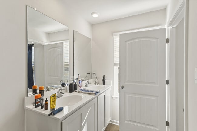 Building Photo - 205 Ridgley Blvd