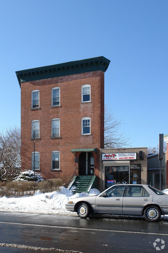 Building Photo - 755-759 Maple Ave