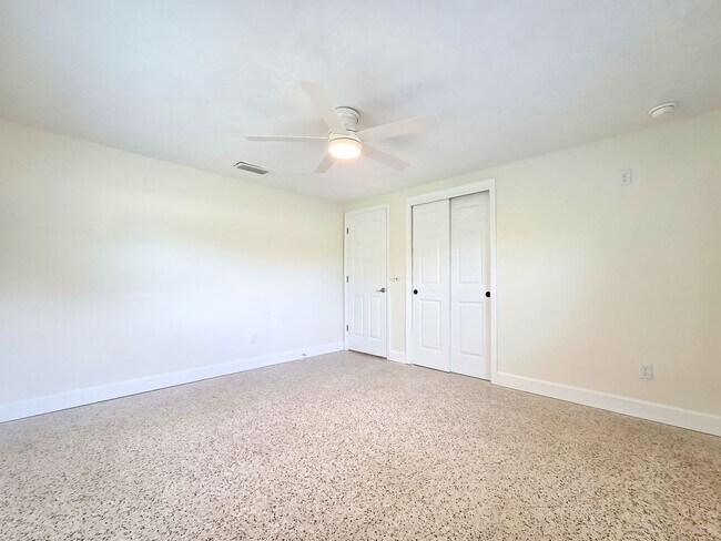 Building Photo - Beautiful 4/2 in Fairbanks Park
