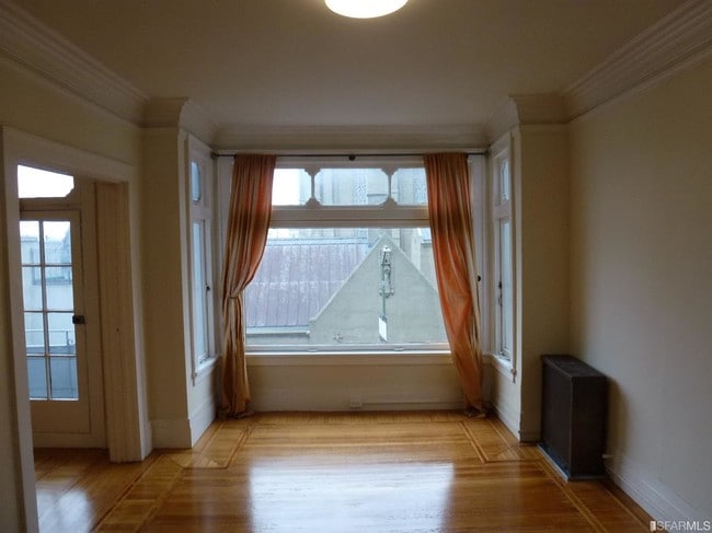 Building Photo - 1111 Jones St