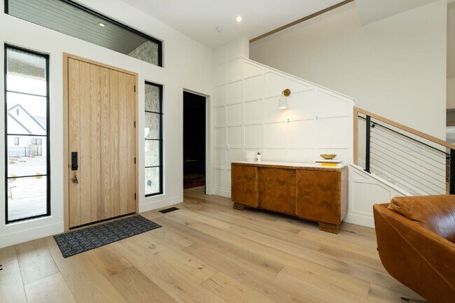 Building Photo - Beautiful Fully Furnished Custom Home in Rancharrah