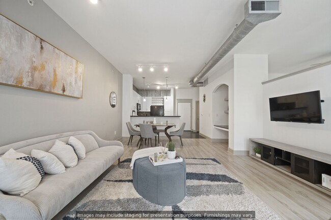 Building Photo - 1901 Post Oak Blvd