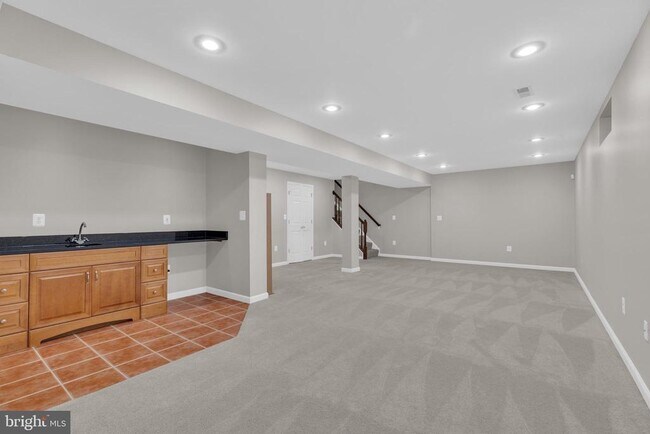 Building Photo - 46855 Willowood Pl