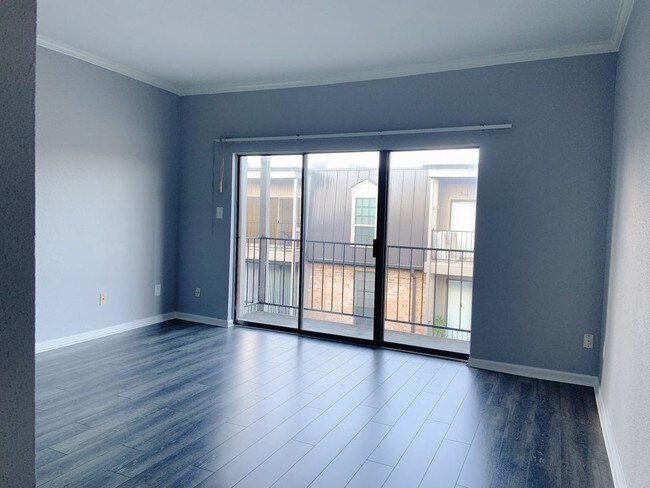Building Photo - 2425 UNDERWOOD STREET 354