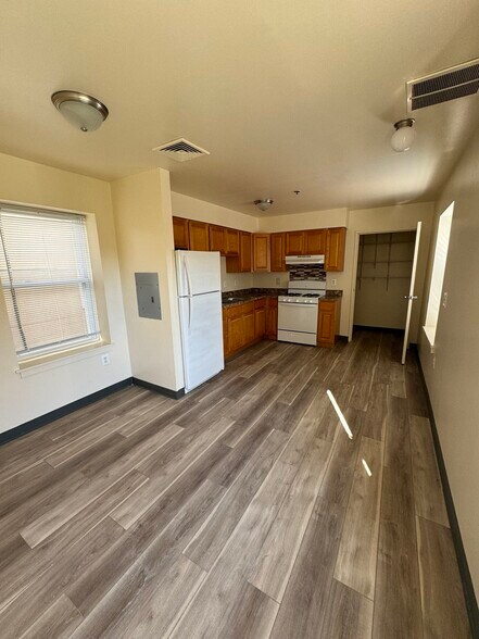 Building Photo - 4046 Ogden St