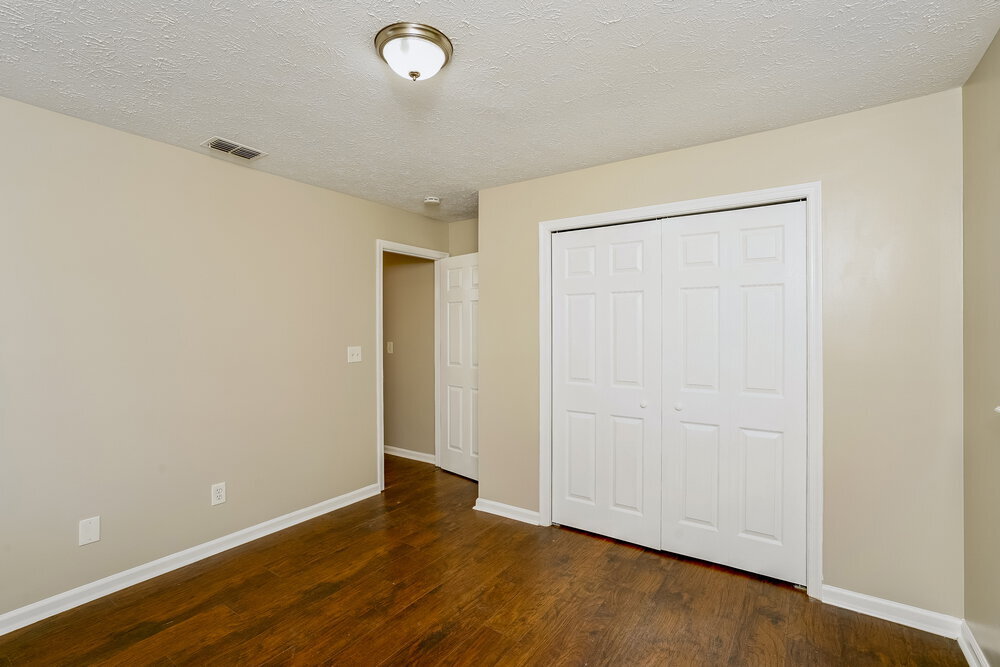 Building Photo - 452 SW Sansom Ln