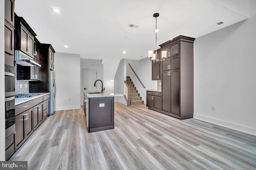 Building Photo - 10208 Donatello Dr